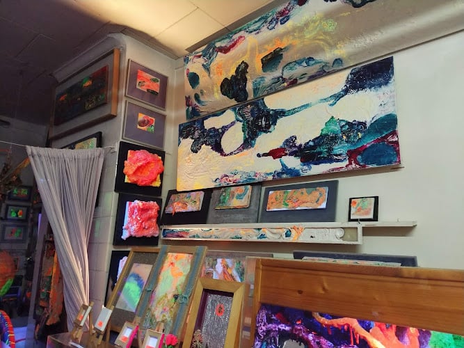 Electric Ladyland – Museum of Fluorescent Art - popular place to visit in Amsterdam, located at Tweede Leliedwarsstraat 5, 1015 TB Amsterdam