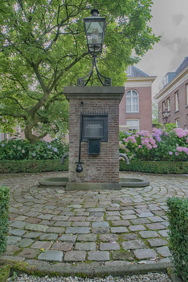 How to Find Hidden Hofjes in the Jordaan: Secret Courtyards & Local Tips